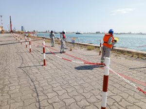 Contrôle et mesures techniques en zone portuaire.